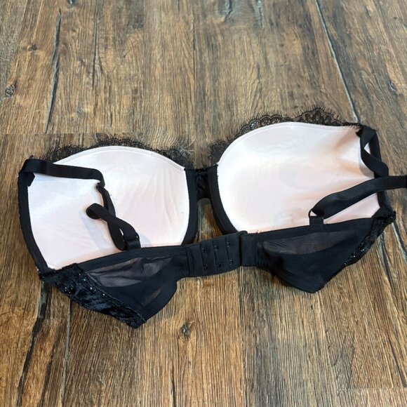 Victoria's Secret Very Sexy Push Up Lacy Bra - Picture 2 of 2